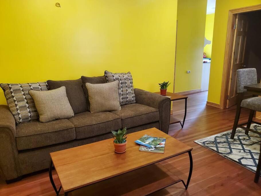 Upstairs 2 Bedroom Avalon Regia Apartment Georgetown Exterior photo